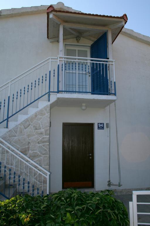 Apartments Mediterraneo Kaprije Eksteriør bilde