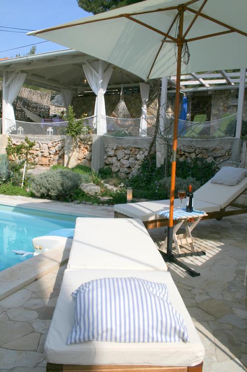 Apartments Mediterraneo Kaprije Eksteriør bilde