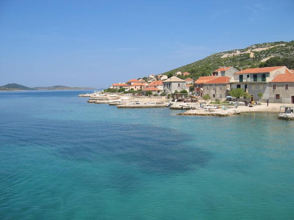 Apartments Mediterraneo Kaprije Eksteriør bilde