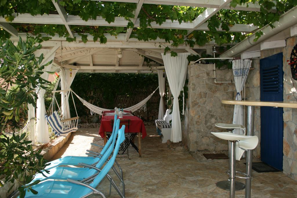 Apartments Mediterraneo Kaprije Eksteriør bilde