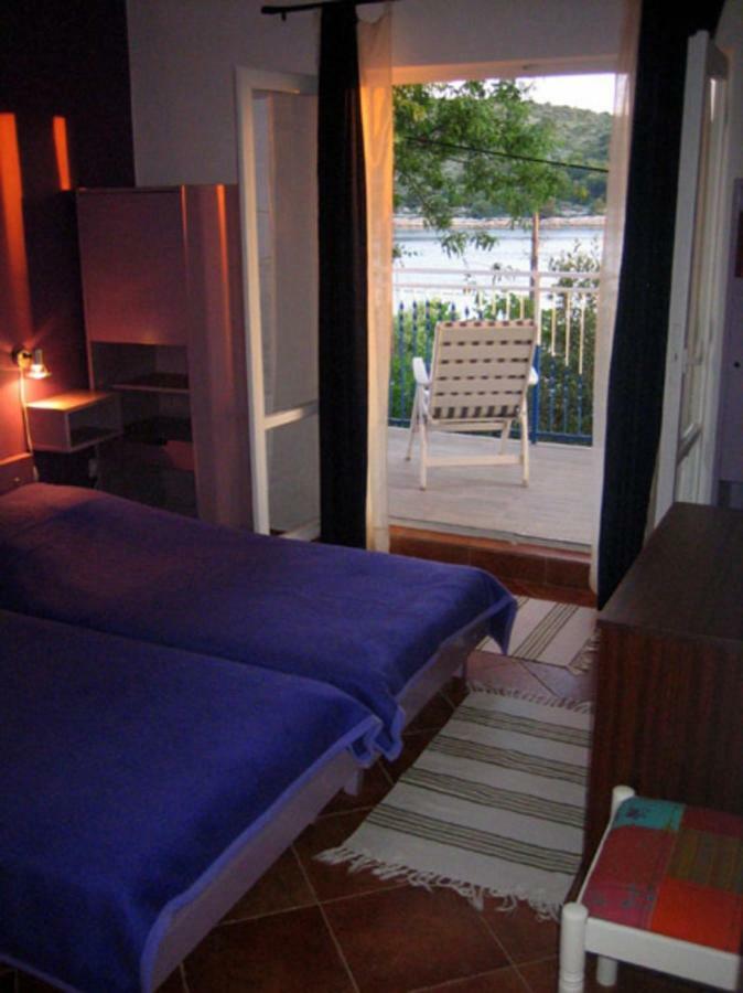 Apartments Mediterraneo Kaprije Eksteriør bilde